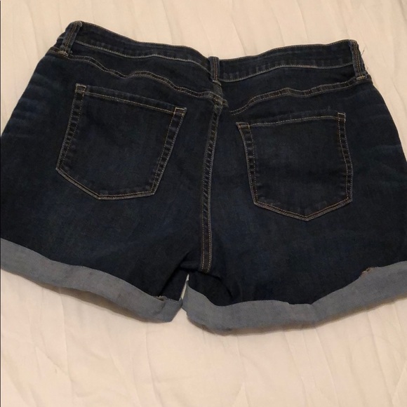 Denim shorts - Picture 2 of 5